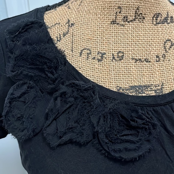 Ann Taylor rosette embellished top size Small - Picture 2 of 4